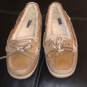 Sperry top siders with fur size 9.5